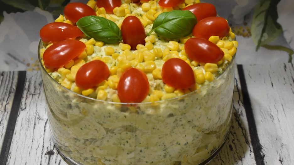 Szybka sałatka z tortellini. Doskonała na Święta i sylwestra