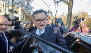 Lawina w sieci po powrocie Ziobry. "Chyba w niezłej formie i nowych okularach"