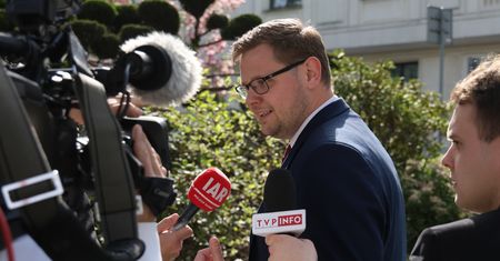 Woś składa wniosek do Bodnara. W tle afera z Pegasusem