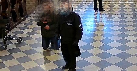 Częstochowa. Mężczyzna, który uderzył strażnika na Jasnej Górze, sam zgłosił się na policję