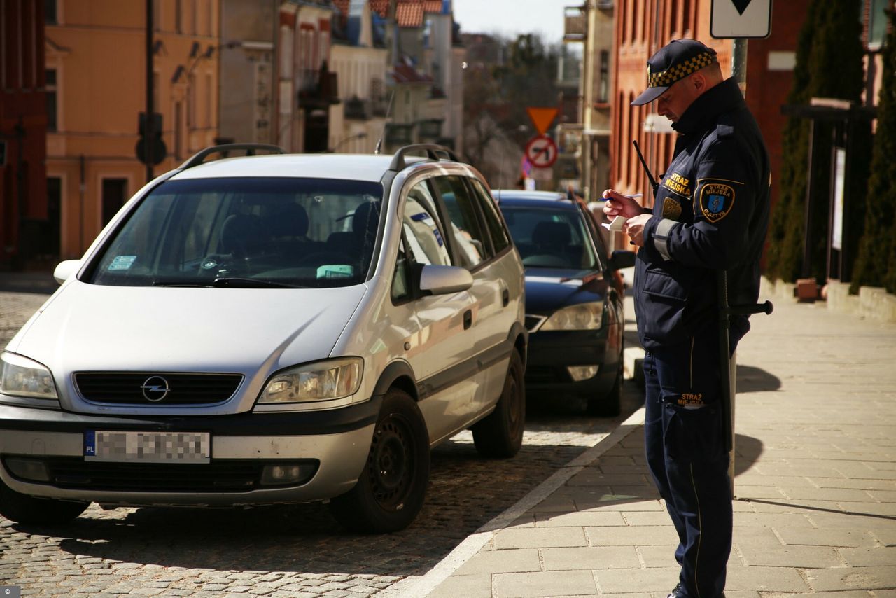 Fałszywe mandaty. Oszuści podszywają się pod straż miejską