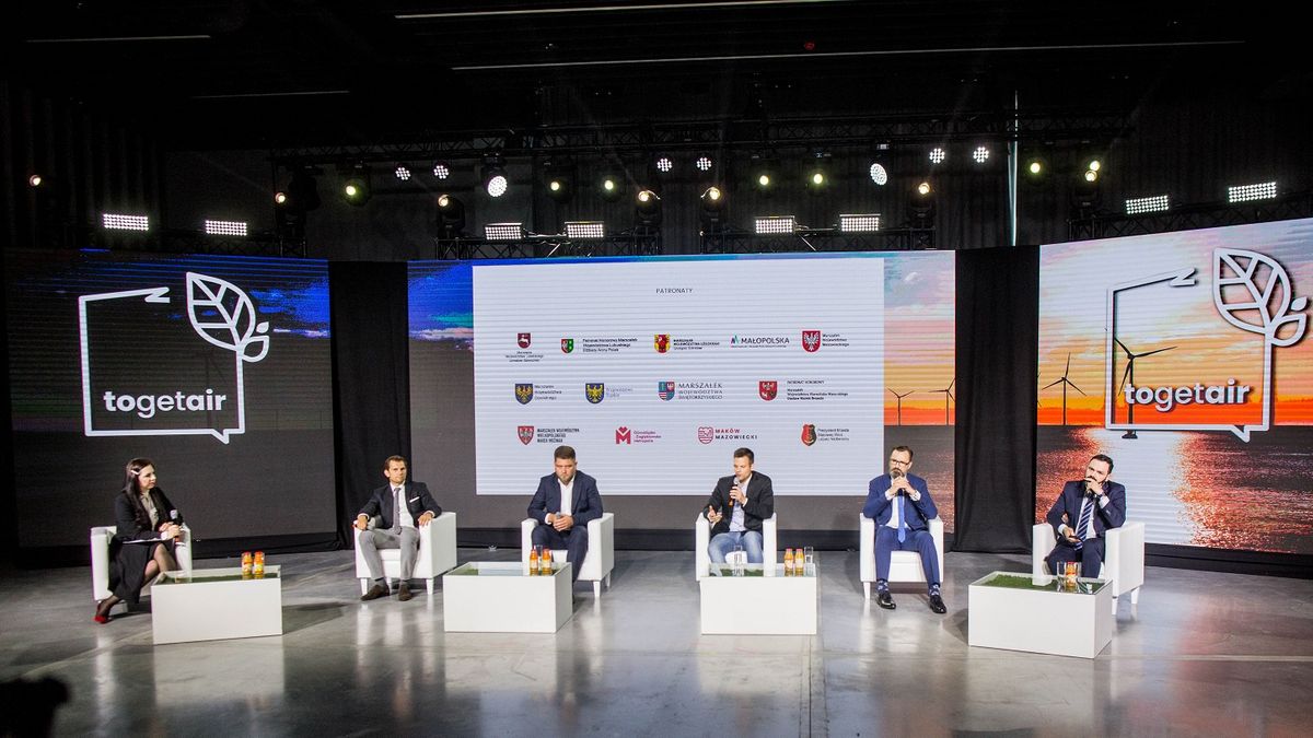  Organizatorami pierwszego polskiego Szczytu Klimatycznego TOGETAIR 2020 są Fundacja Czyste Powietrze, Stowarzyszenie Młodzi dla Polski i Fundacja Pozytywnych Idei.