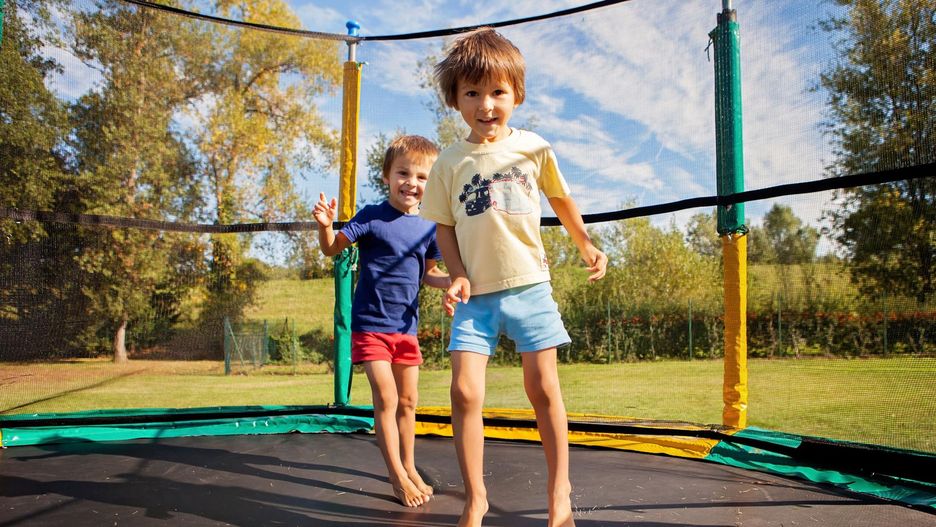 Trampolina jest bardzo niebezpieczna według ratowników medycznych