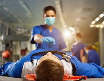 Szpital bez stresu! Mali uczniowie odkrywali świat medyków i uczyli się ratować życie