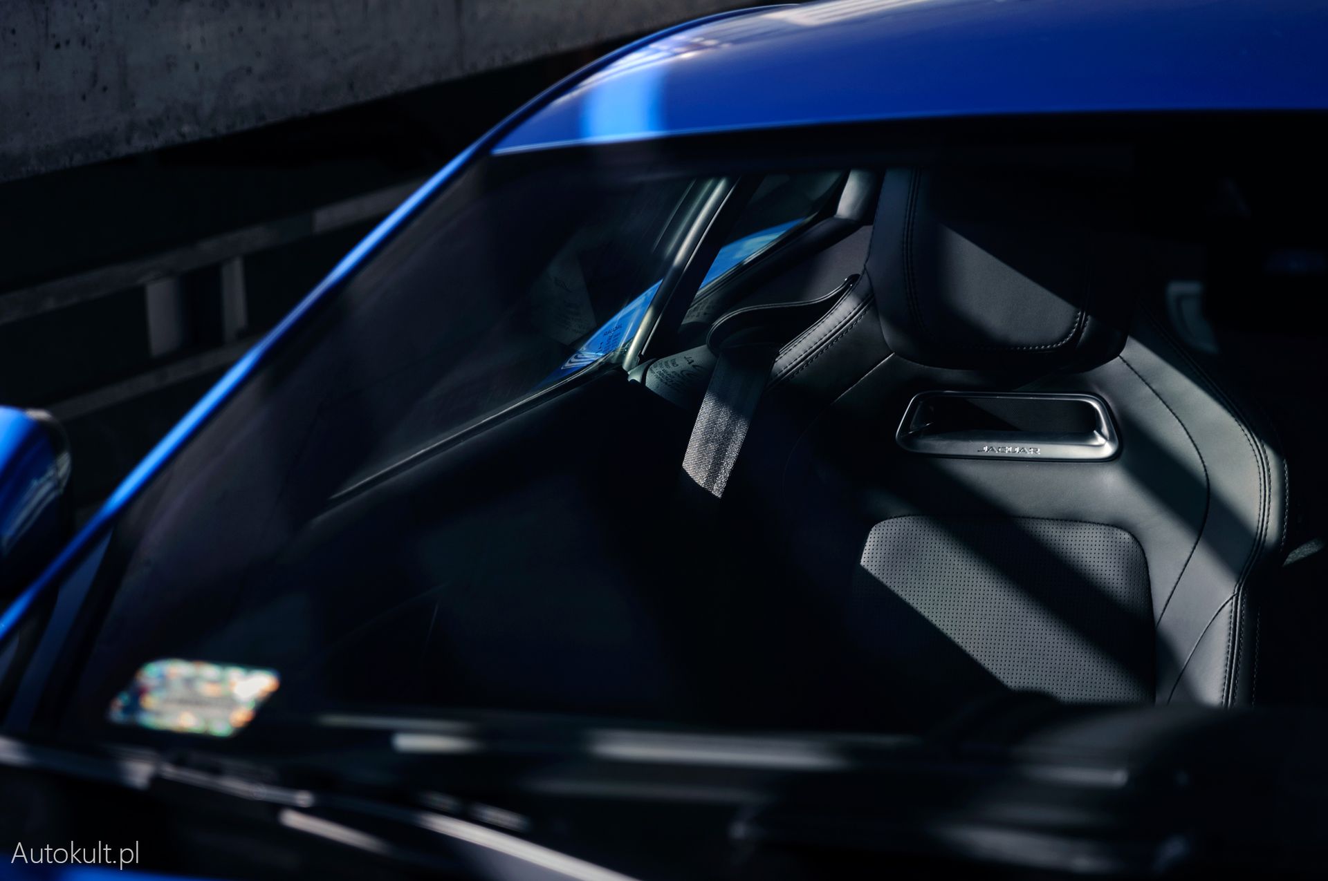 Jaguar F-Type P300