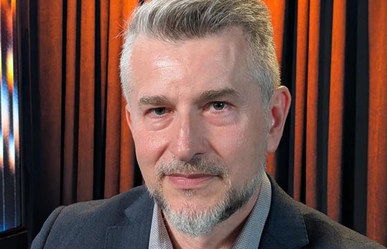 Gen Z, Baby Boomers i DOOH. Waldemar Kruk o tym, jak różne pokolenia korzystają z galerii handlowych
