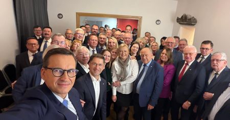 Drugie spotkanie opłatkowe w PiS. Wieczór u Morawieckiego