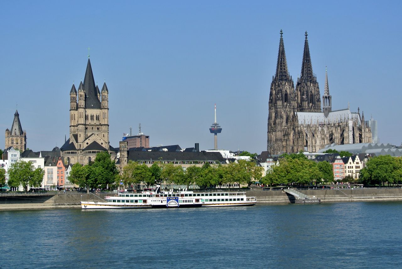 Cologne cathedral closed amid Islamist terror threat during holiday season