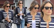 #TRENDY: Alessandra Ambrosio w marynarce w wojskowym stylu