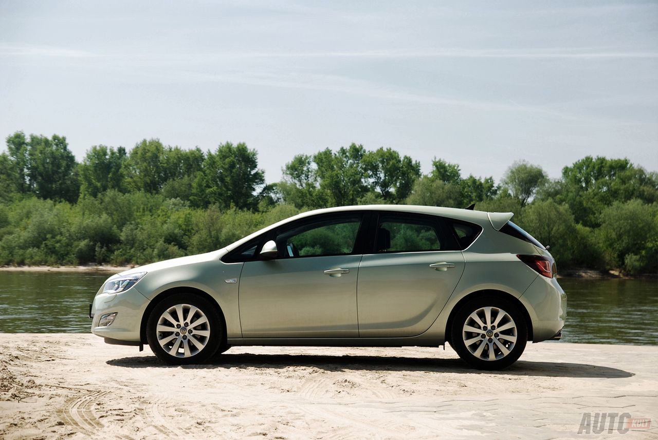 Opel Astra IV