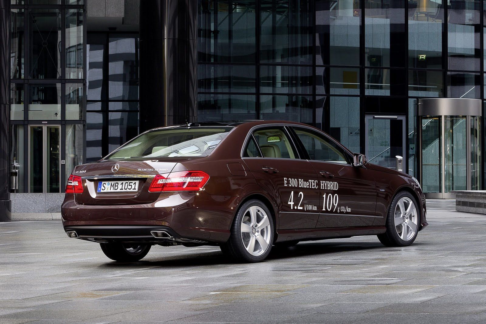 Mercedes E300 BlueTEC Hybrid i E400 Hybrid