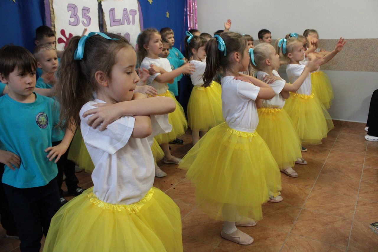 Koszalin: Uroczysta akademia na 35-lecie istnienia Przedszkola nr 12