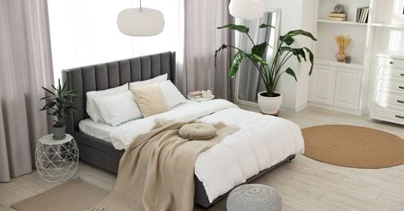 Sypialnia jak nowa bez remontu. 9 zmian, które dają efekt hotelowego wnętrza
