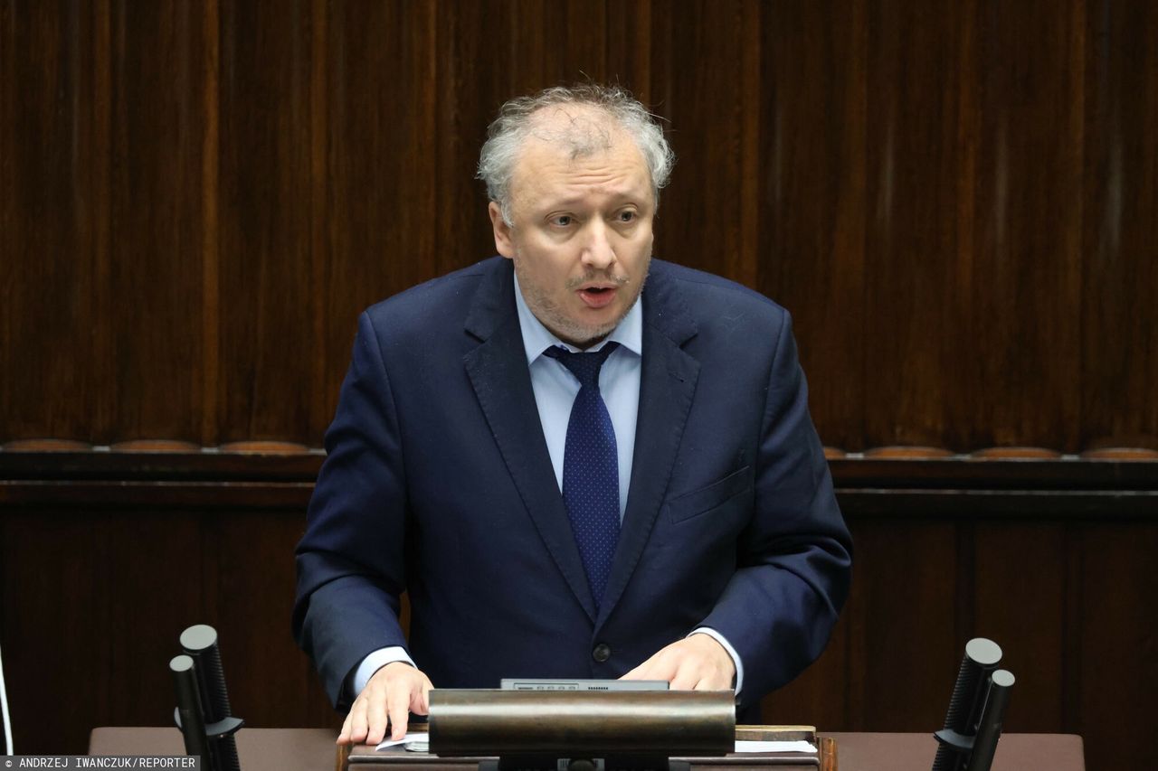 Coraz większa część długu poza budżetem. Jednak rząd twierdzi, że nie ma "nic do ukrycia"