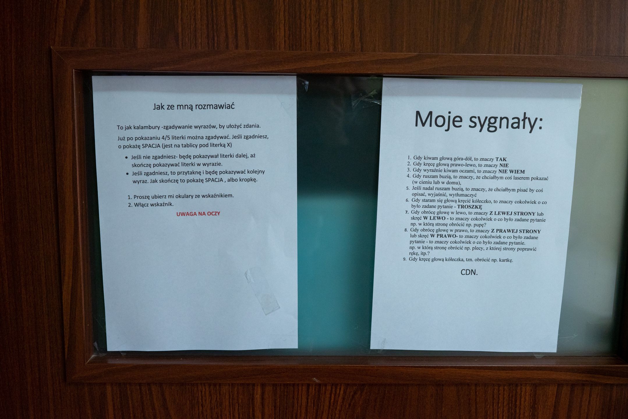 Mariusz Szczurek sprawnie komunikuje się dziś z otoczeniem. Kosztowało go to lata pracy. 