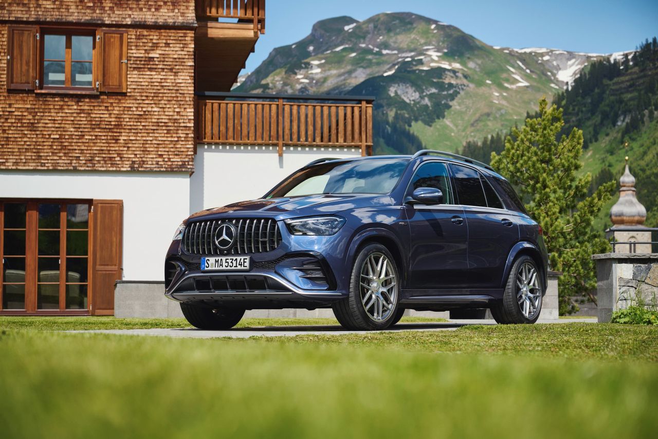 Pierwsza jazda: Mercedes-AMG GLE 53 Hybrid – ten luksusowy kolos nie jeździ. On "performuje"