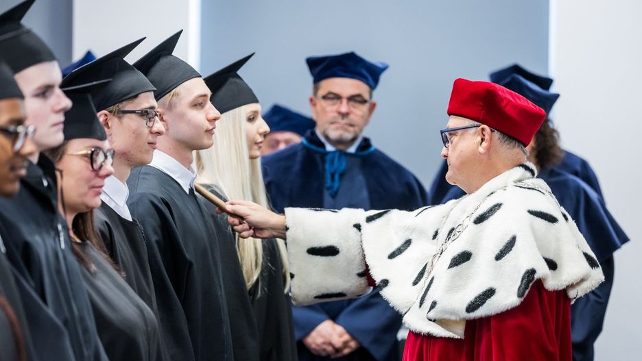BYDGOSZCZ INAUGURACJA ROKU AKADEMICKIEGO NA WSG WYZSZA SZKOLA GOSPODARKI . FOT: TOMASZ CZACHOROWSKI/POLSKA PRESS