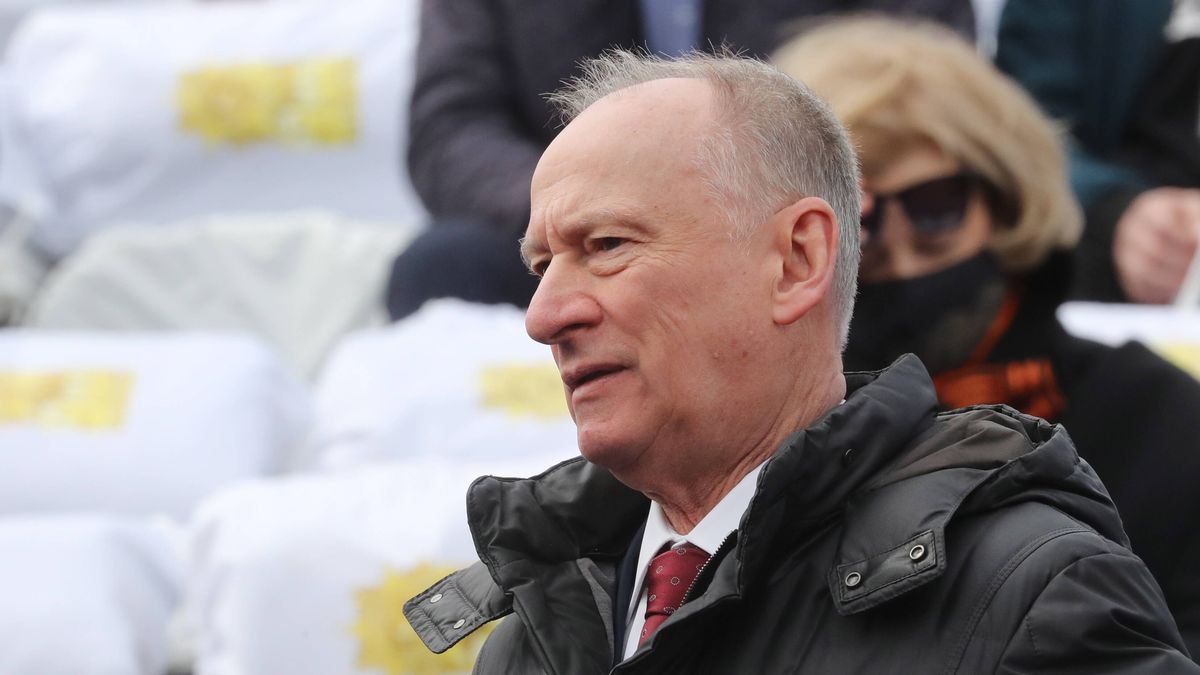 Victory Day military parade in Moscow
epa09935467 Russian Security Council Secretary Nikolai Patrushev arrives to attend the Victory Day military parade in the Red Square in Moscow, Russia, 09 May 2022. Russia marks Victory Day, Nazi Germany's unconditional surrender in World War II, with the annual parade in Moscow's Red Square on 09 May, after more than two months of attacks on Ukraine.  EPA/MAXIM SHIPENKOV 
Dostawca: PAP/EPA.
MAXIM SHIPENKOV