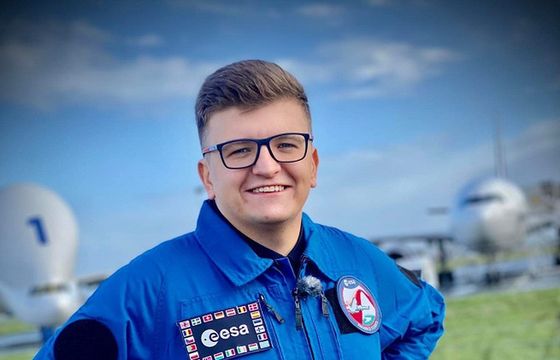 Dziennikarz TVN24 BiS odbył lot paraboliczny. Stacja pokaże go w specjalnym progamie