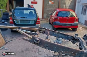 Wyłudzali odszkodowania komunikacyjne. 10 osób zatrzymanych