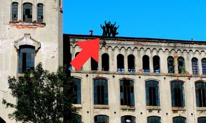 Stali w czwórkę na dachu. Jeden kompletnie pijany. Tyle mieli lat