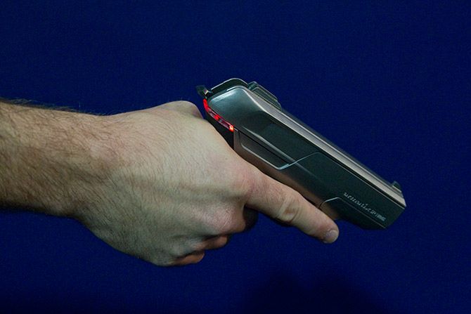 Pistolet za 10 000 USD, który wystrzeli tylko w rękach właściciela 2
