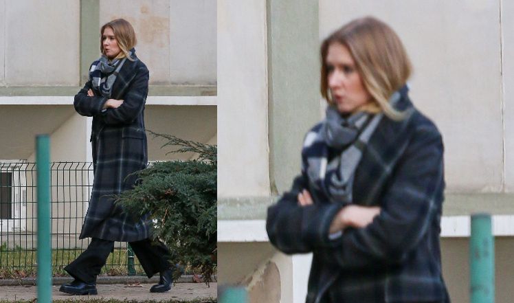 Kinga Rusin pali papieroska