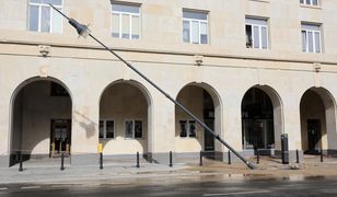 Warszawa. Płynie Trakt Królewski. Awaria wodociągowa w centrum