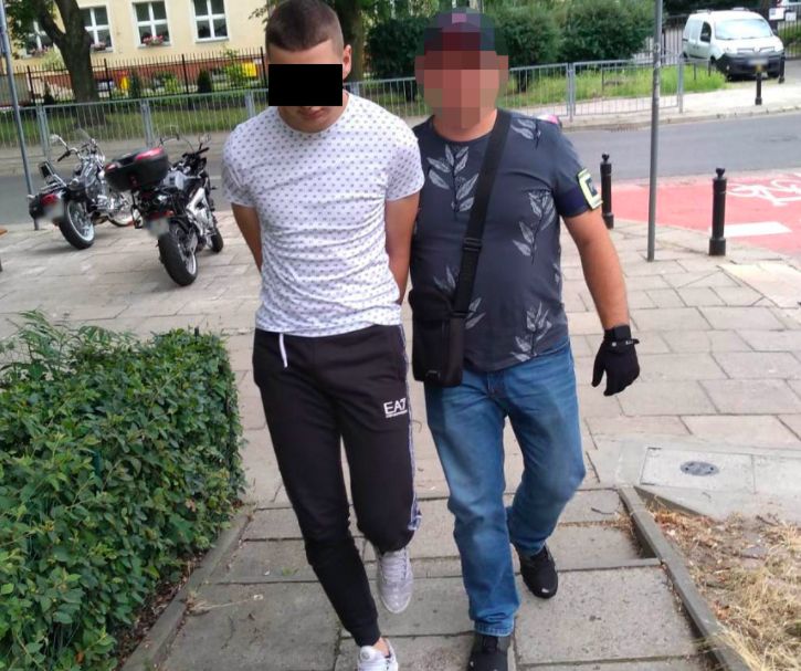 Warszawa. Sposób "na policjanta" nadal działa. Tym razem złodziejom nie wyszło