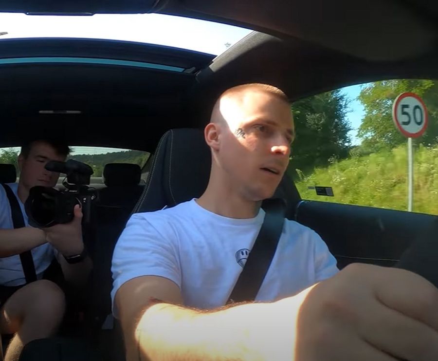 Tromba z Ekipy Friza testuje auto 