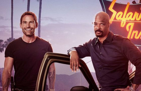 Trzeci sezon serialu "Zabójcza broń". Seann William Scott skacze z pędzącego samochodu