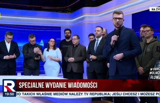 Zwolnione gwiazdy TVP nadają w TV Republika. Tomasz Sakiewicz: udzieliłem im gościny