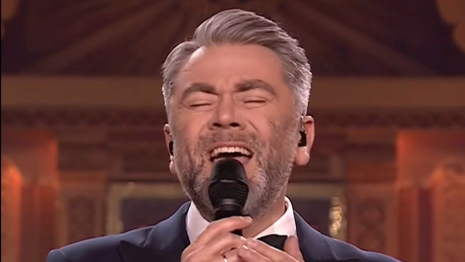 Kuba Badach na "Wielkim kolędowaniu Polsatu"