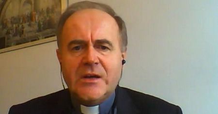 Ksiądz nie kryje zażenowania. Mówi o "skasowaniu komunii w Polsce"
