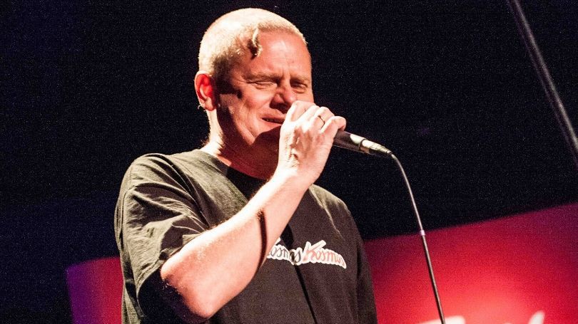 Kazik wielokrotnie koncertował dla Trójki. Jednak jego ostatni przebój przyczynił się do wybuchu skandalu wokół stacji. 