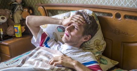 Taki sen przyspiesza starzenie. Wskazali konkretną liczbę godzin