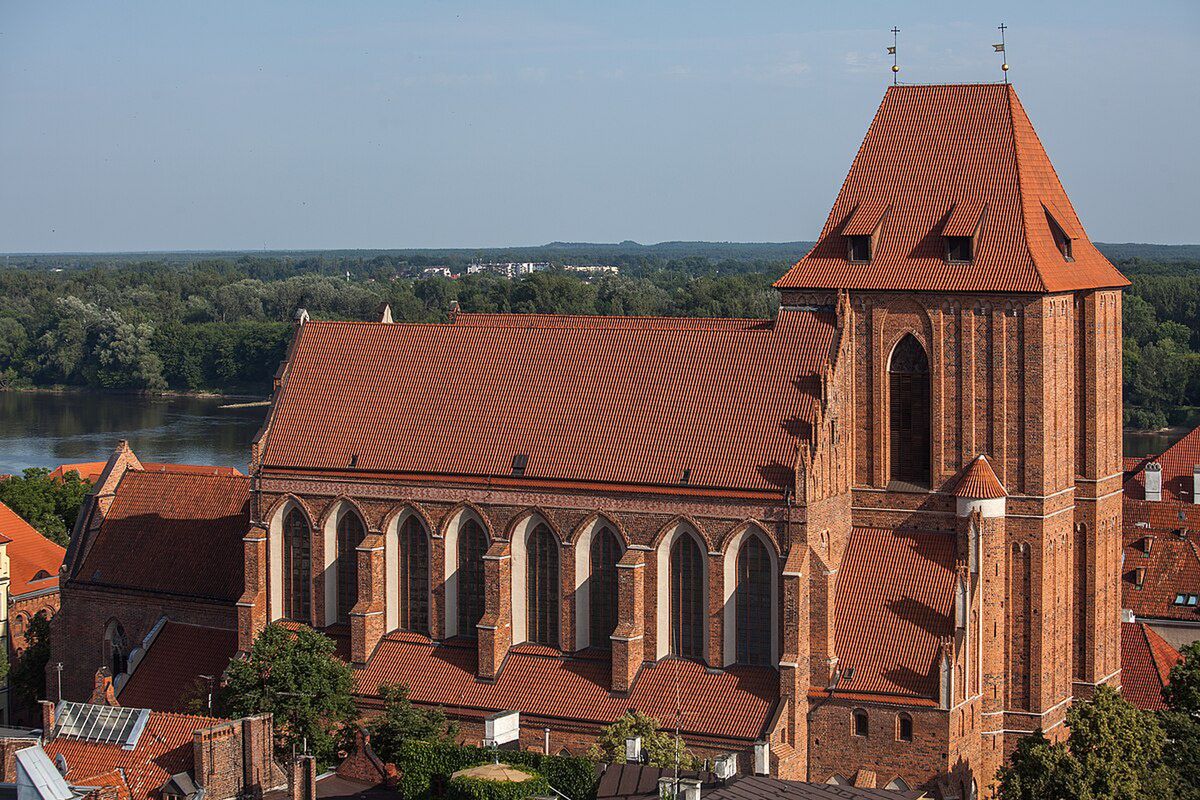 Toruń. Msza w katedrze świętych Janów na 35-lecie samorządu