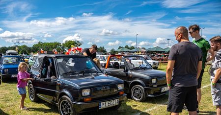 PRL na kołach pod Chodzieżą. Tak wygląda podróż w czasie na czterech kółkach