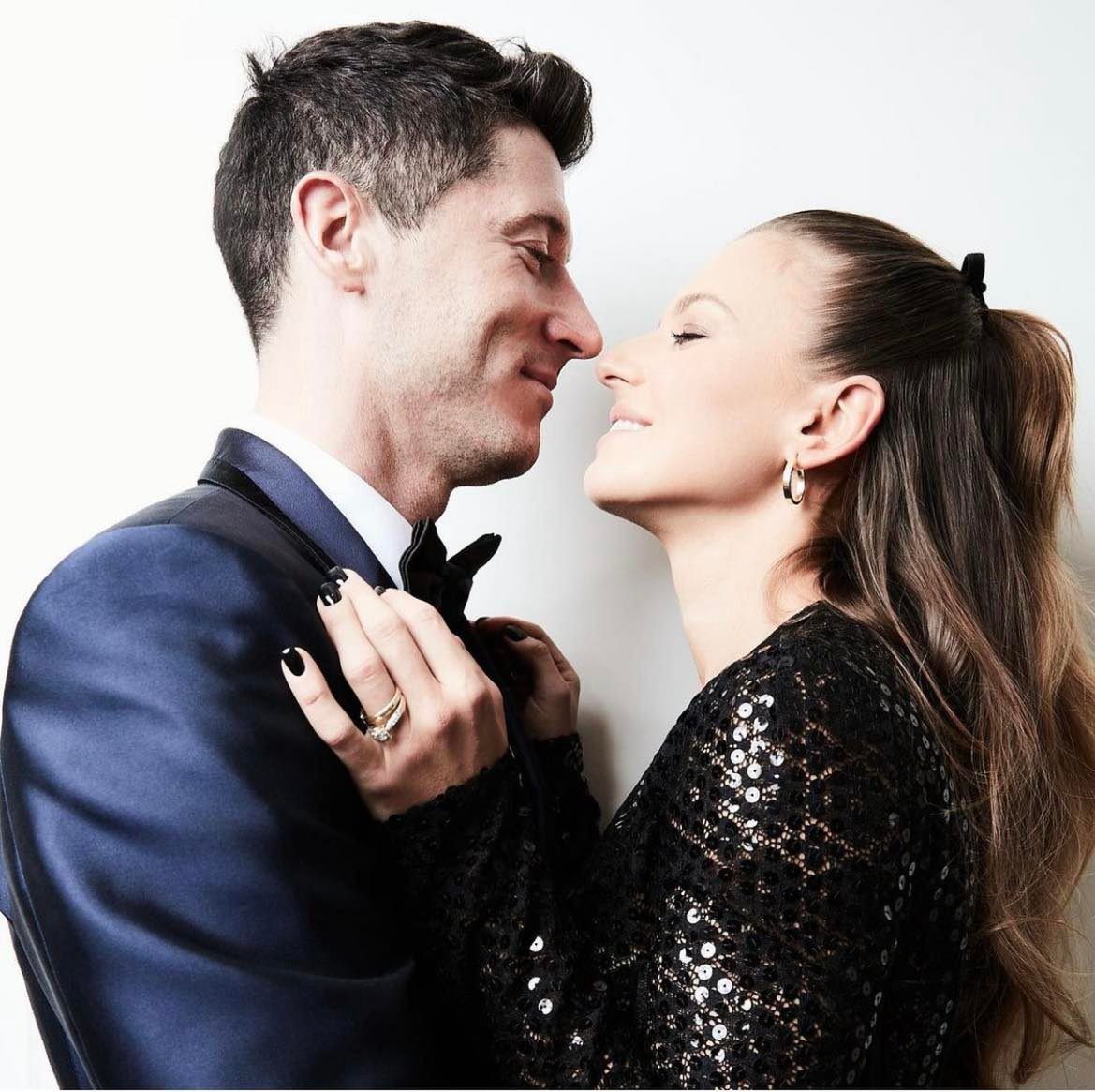 Anna Lewandowska pociesza Roberta Lewandowskiego
