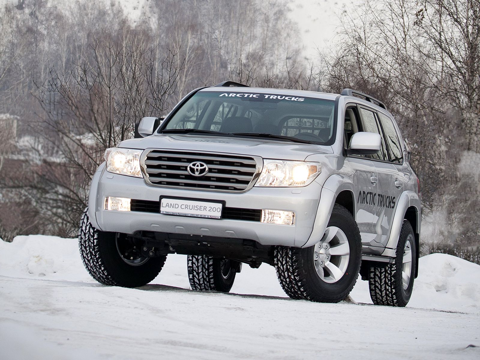 Również prawdziwy pożeracz arktycznych bezdroży, pod warunkiem, że samochód wcześniej odwiedził warsztat Arctic Trucks.