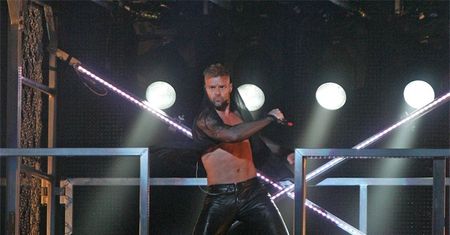 "Ricky Martin skazuje nas na piekło!"