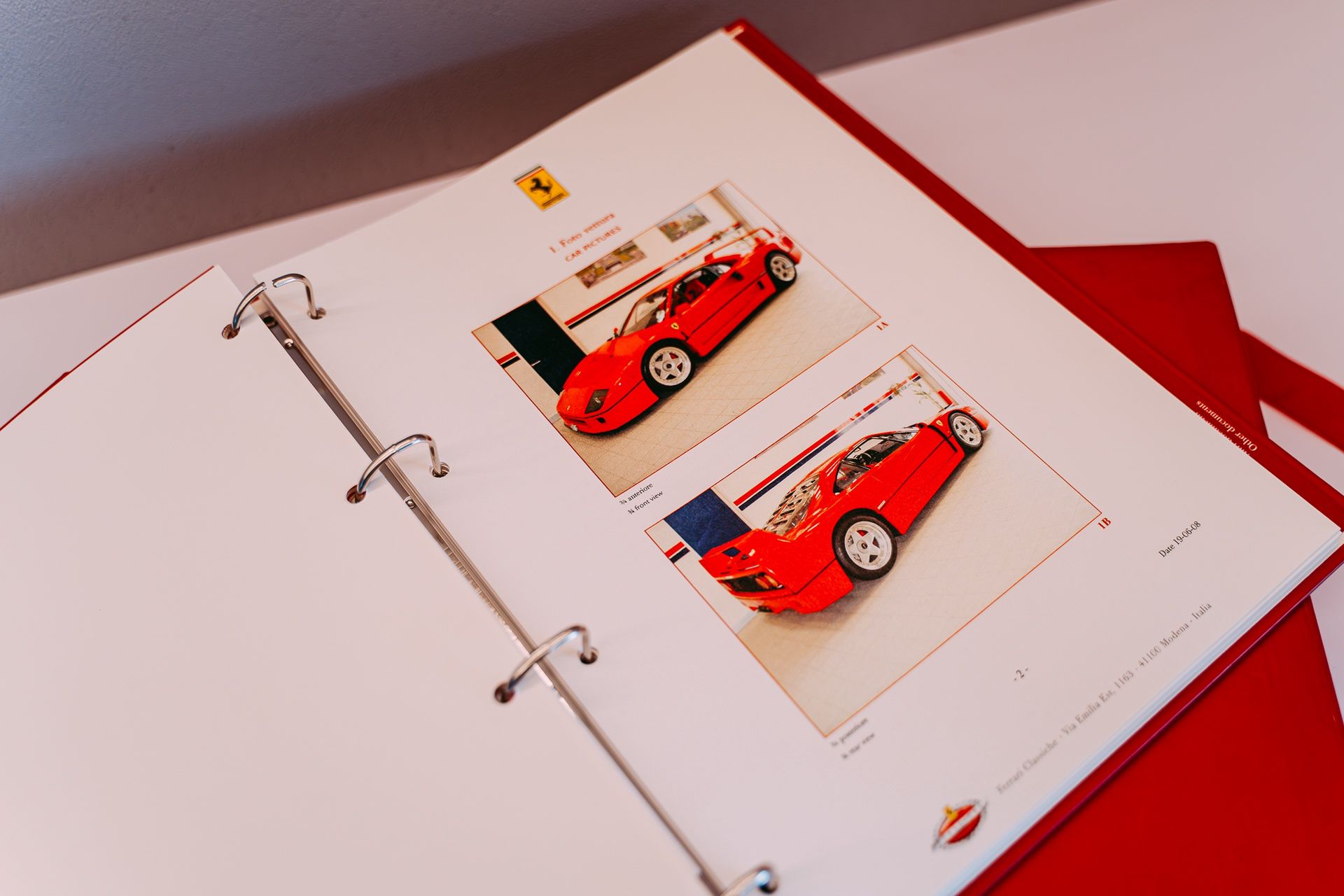 Ferrari F40 w Ferrari Katowice (1990)
