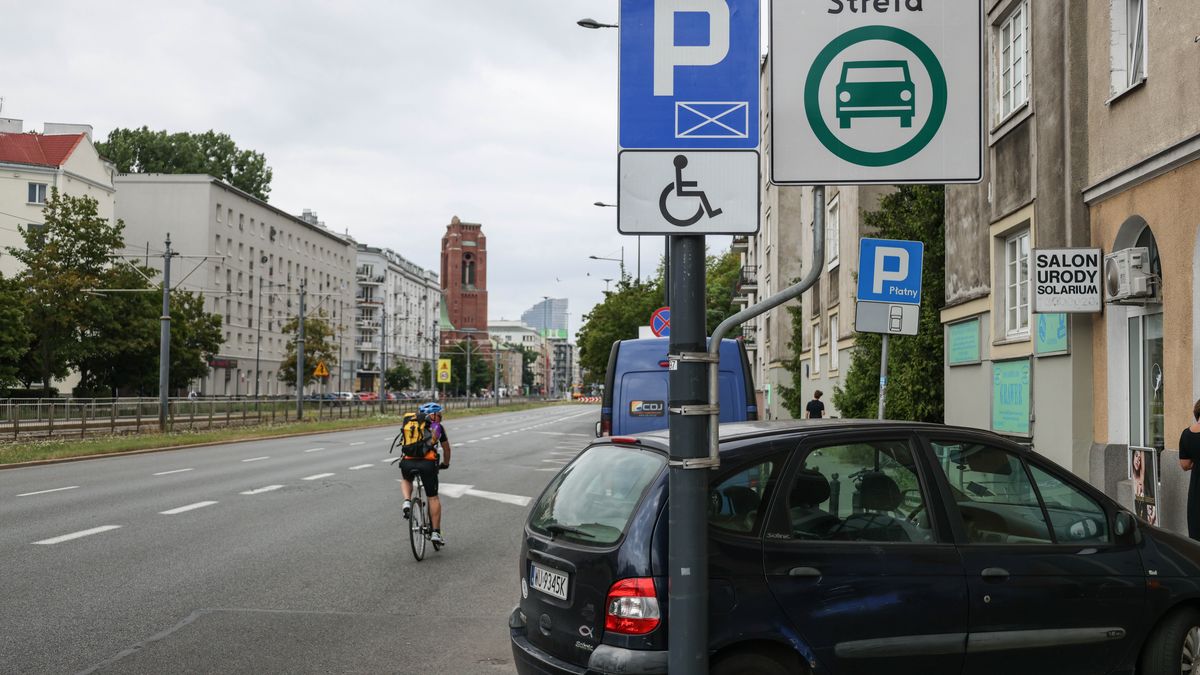 znak
Albert Zawada
strefa czystego transportu, znak, znak drogowy, emisja spalin, ograniczenie wjazdu, SCT, spaliny, zanieczyszczenie powietrza