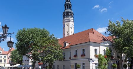 Pogoda w Zielonej Górze. Prognoza na wtorek 11 listopada. Mgły w nocy i przed świtem, przelotny deszcz przed południem