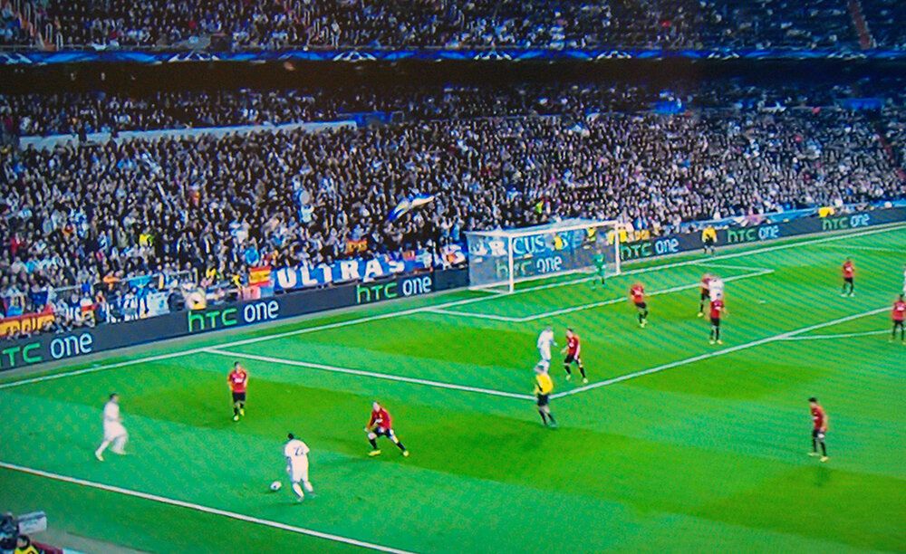 HTC One z metalową obudową i głośnikami stereo 5