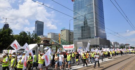 Warszawa. Manifestacja górników i energetyków. "Walczycie z tymi, którzy pomogli wam dojść do władzy"