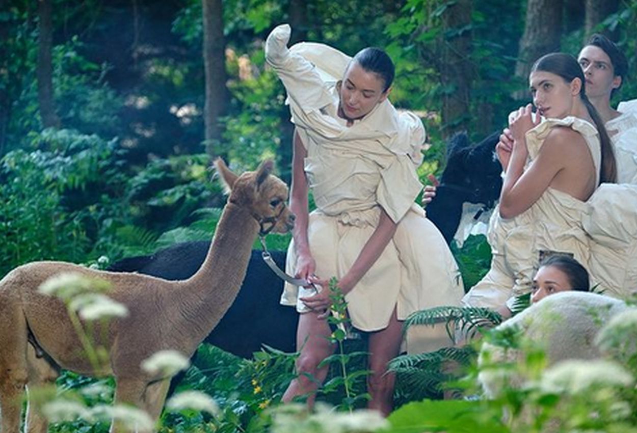 "Top Model" skrytykowane za sesję z alpakami