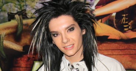 Tak dziś wygląda Bill Kaulitz z zespołu Tokio Hotel. Po czarnym jeżu na głowie nie ma już śladu. Jest NIE DO POZNANIA