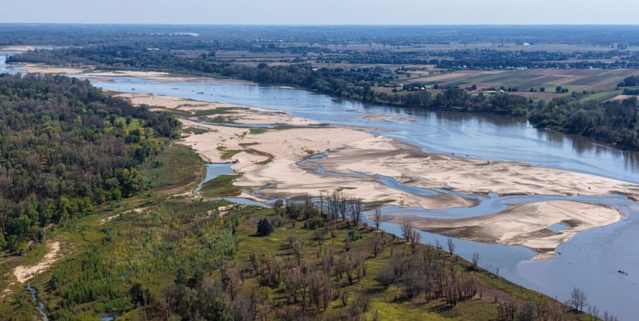 Warszawa: Rekordowo niski stan Wisły Tylko 4 cm na stacji Bulwary