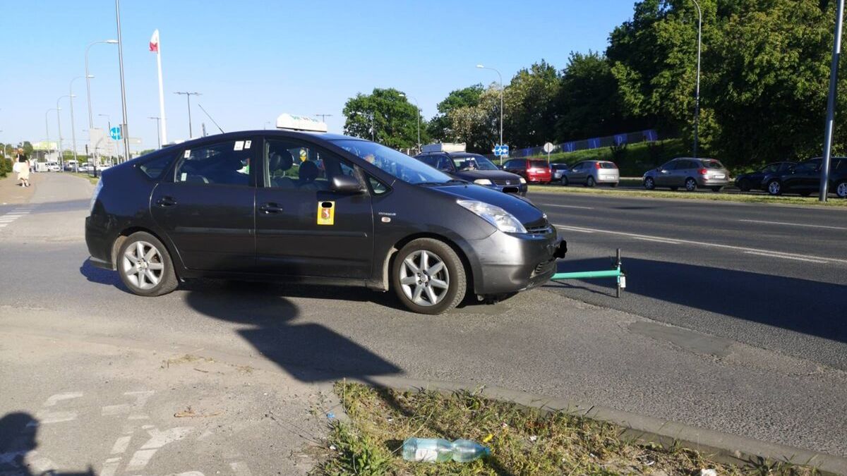 Kierowca toyoty potrącił kobietę na hulajnodze